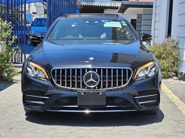 Mercedes-Benz E200 2017 Matt Black