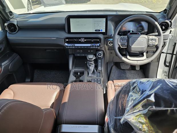 Toyota Land Cruiser Prado 2024 Pearl