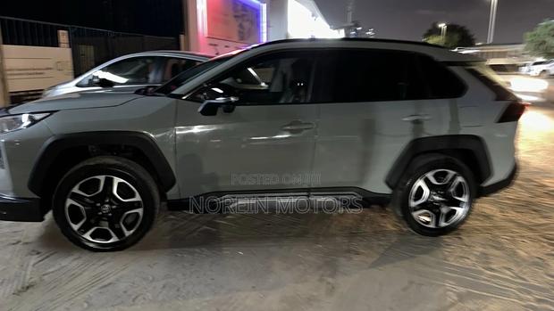 Toyota RAV4 2022 Green