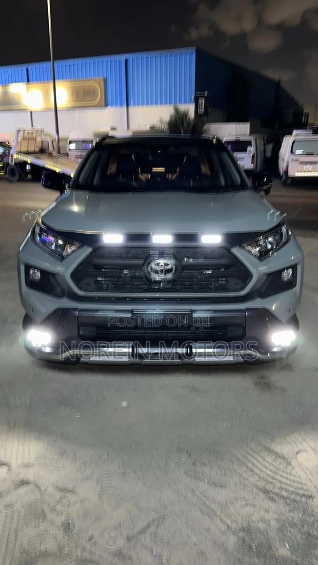 Toyota RAV4 2022 Green