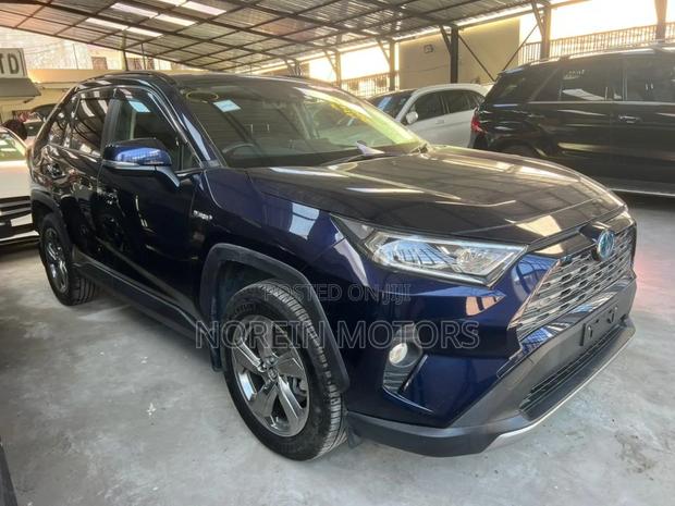 Toyota RAV4 2020 Blue