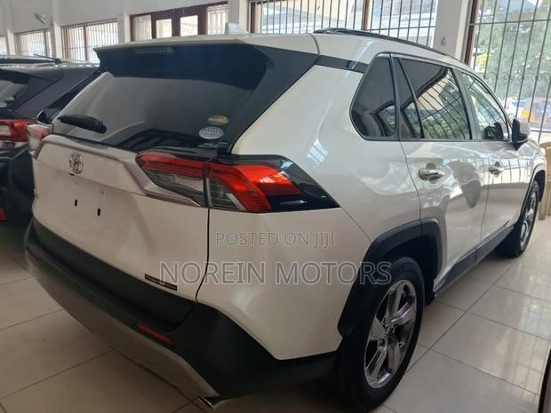 Toyota RAV4 2020 Off white