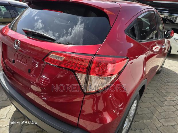 Honda Vezel 2017 Red
