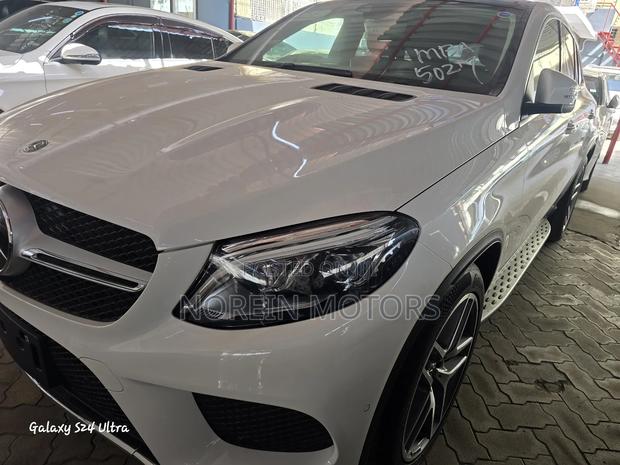 Mercedes-Benz GLE-Class 2020 Off white