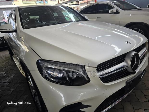 Mercedes-Benz GLE-Class 2017 White