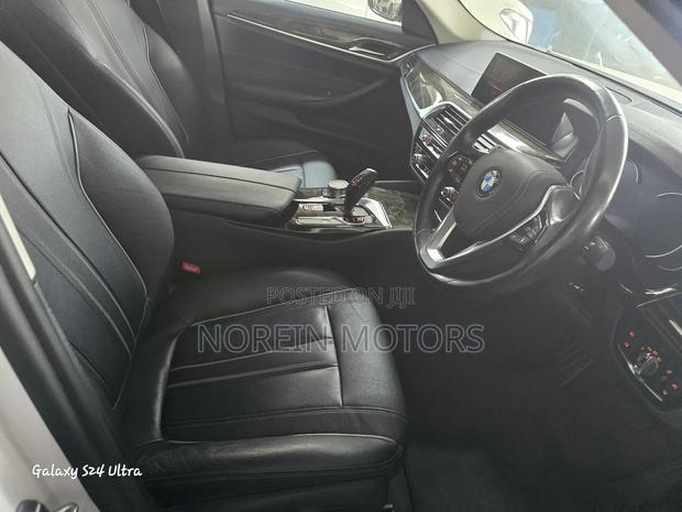 BMW 530i 2017 Off white
