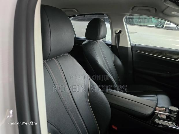 BMW 530i 2017 Off white