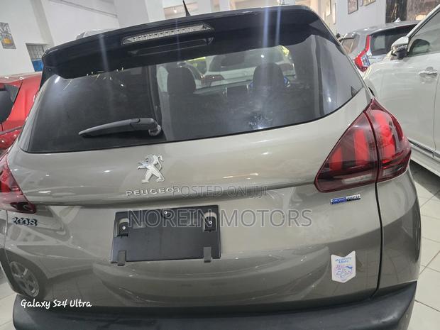 Peugeot 2008 2018 Brown