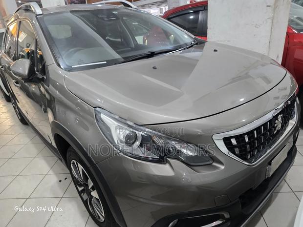 Peugeot 2008 2018 Brown