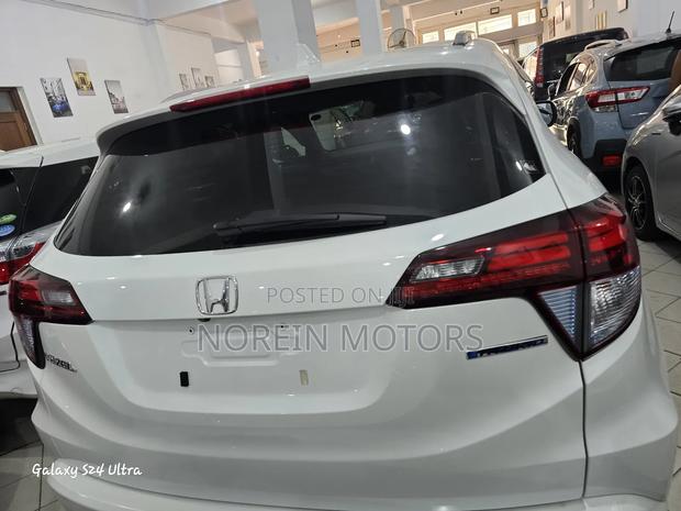 Honda Vezel 2017 Off white