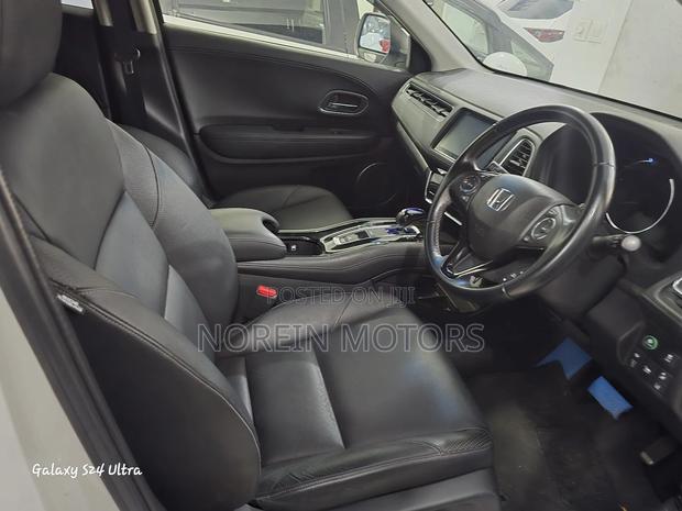 Honda Vezel 2017 Off white