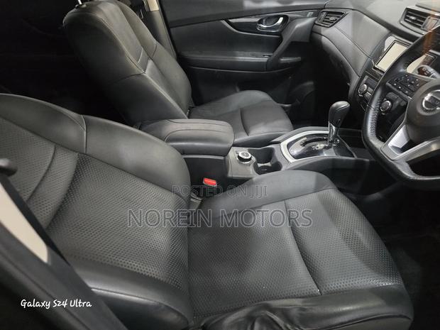 Nissan X-Trail 2017 Green