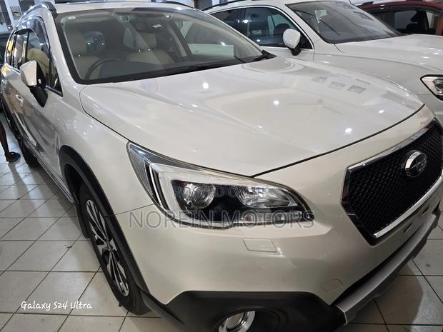 Subaru Outback 2018 Off white