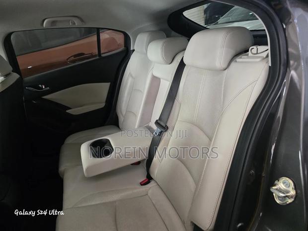 Mazda Axela 2017 Gray