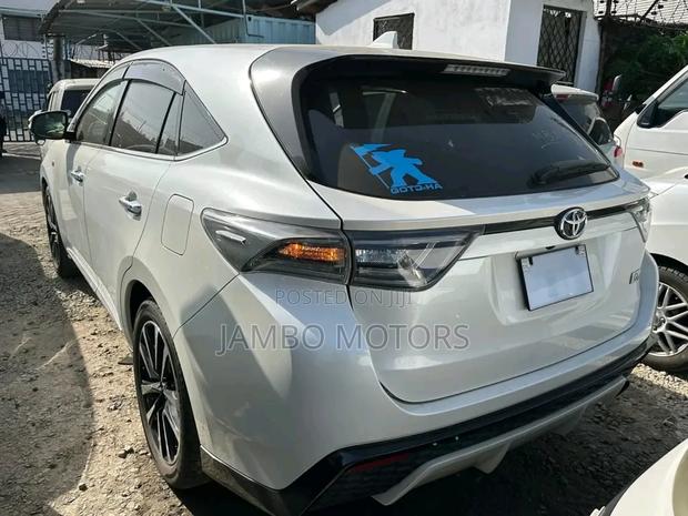 Toyota Harrier 2.0 Turbo 4WD 2018 White