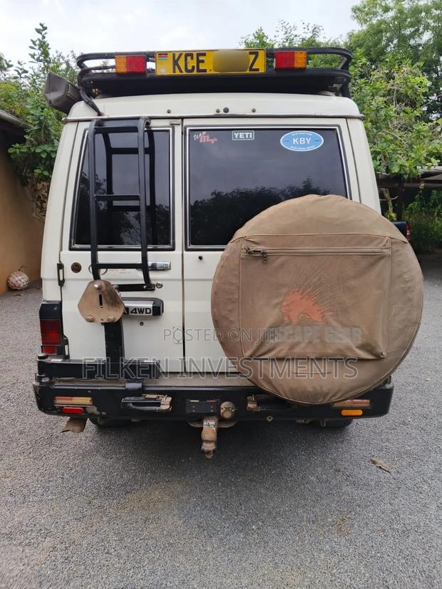 Toyota Land Cruiser 2013 White