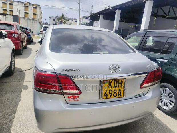 Toyota Premio 2016 Silver