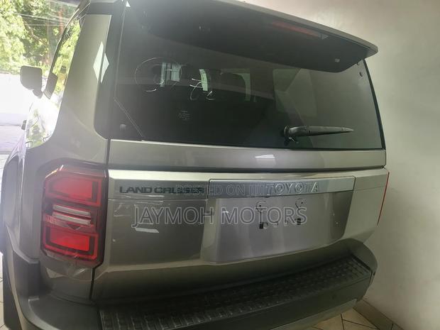 Toyota Land Cruiser Prado 2024 Gold