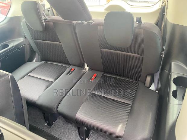 Nissan Serena 2018 Brown