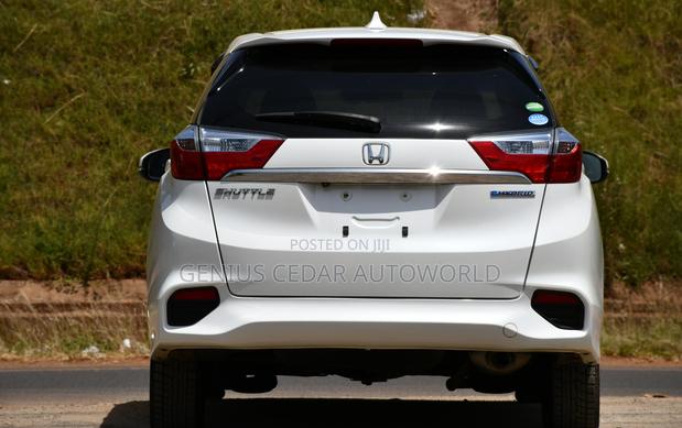 Honda Fit Shuttle 2017 White