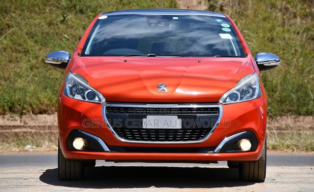 Peugeot 208 2017 Orange