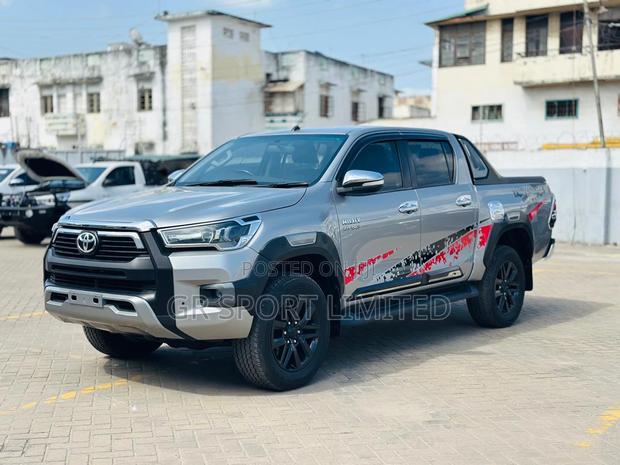 Toyota Hilux Revo Double Cab Deisel 2.8 AWD 2017 Silver