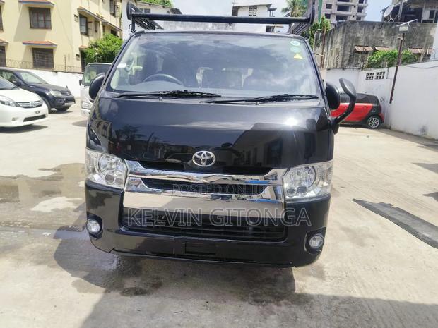 Toyota HiAce 2018 Black