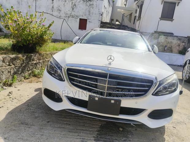Mercedes-Benz C200 2018 White