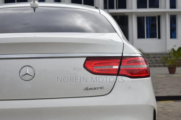 Mercedes-Benz GLE-Class 2018 Off white