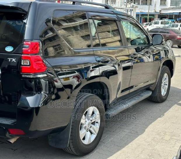2018 Toyota Land Cruiser Prado 2.7 Luxury Black Edition