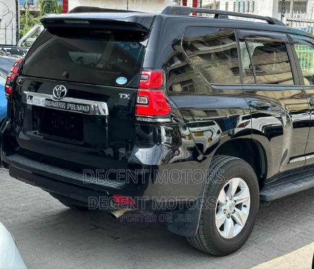 2018 Toyota Land Cruiser Prado 2.7 Luxury Black Edition