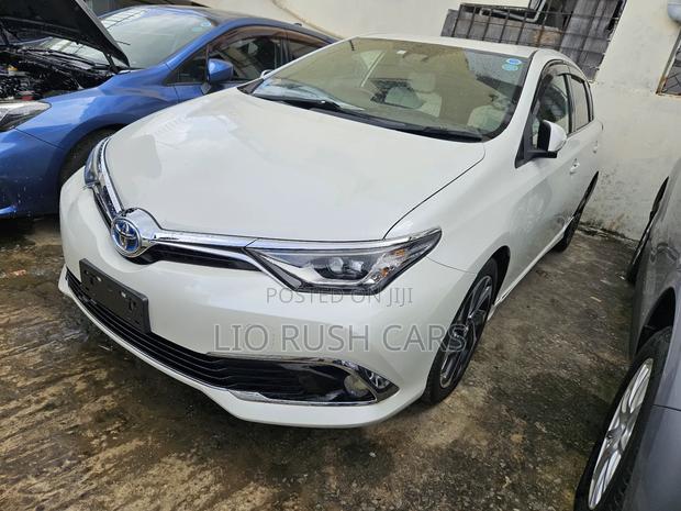 Toyota Auris 2018 White