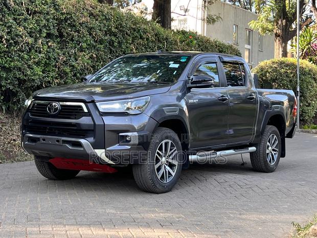 Toyota Hilux 2020 Gray