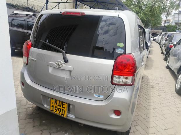 Toyota Porte 2015 Silver