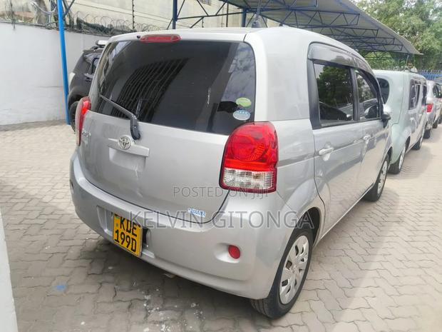 Toyota Porte 2015 Silver