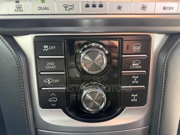 Toyota Land Cruiser Prado 2.8 2018 White