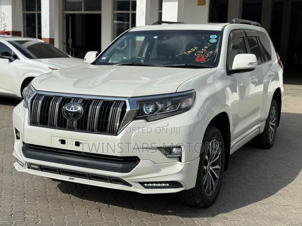 Toyota Land Cruiser Prado 2.8 2018 White