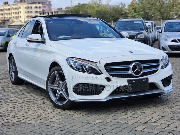 Mercedes-Benz C200 2018 Off white