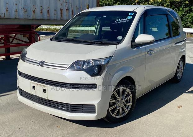 Toyota Spade 1.5 2018 Pearl
