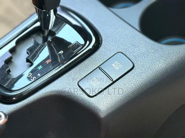 Toyota Hilux 2019 White