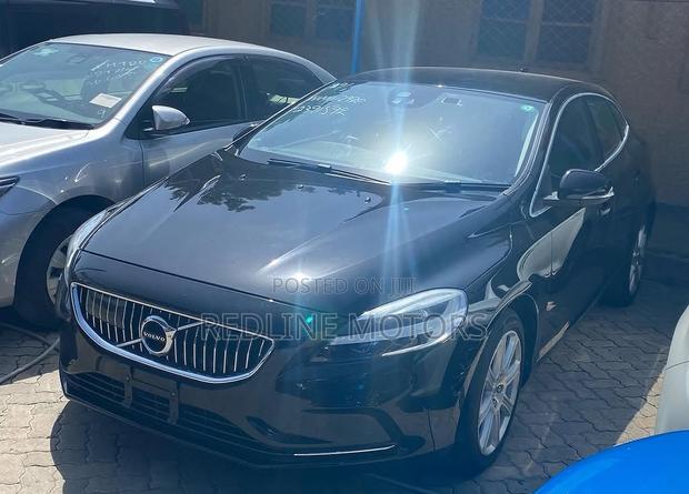 Volvo V40 2017 Black