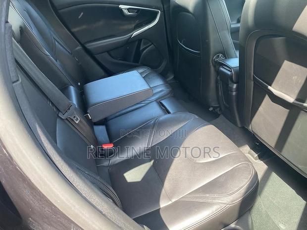 Volvo V40 2017 Black