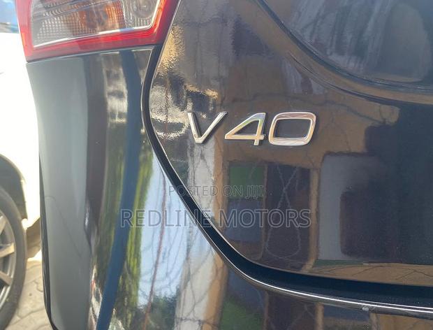 Volvo V40 2017 Black