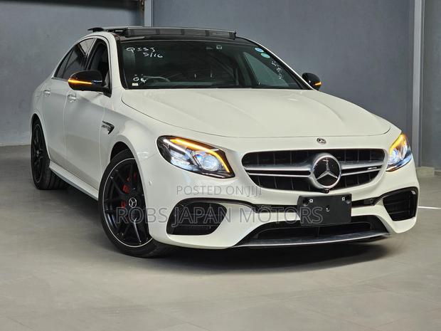 Mercedes-Benz E63 2017 Off white