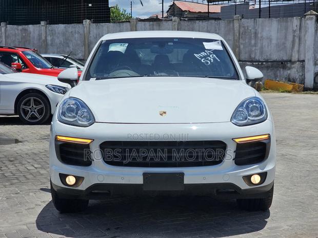 Porsche Cayenne Platinum Edition AWD 2017 Pearl