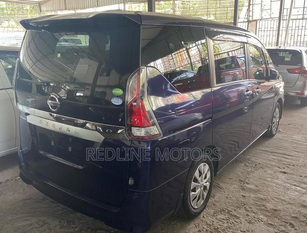 Nissan Serena 2017 Blue