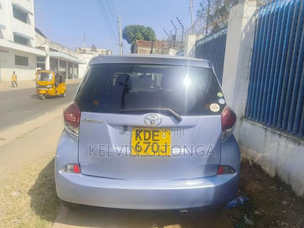 Toyota Ractis 2016 Blue