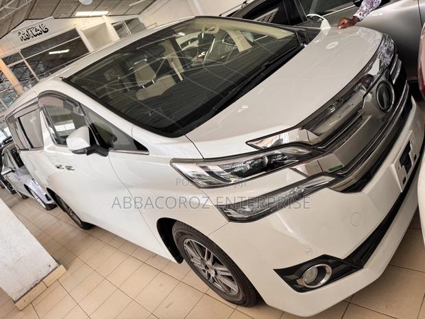 Toyota Vellfire 2017 White