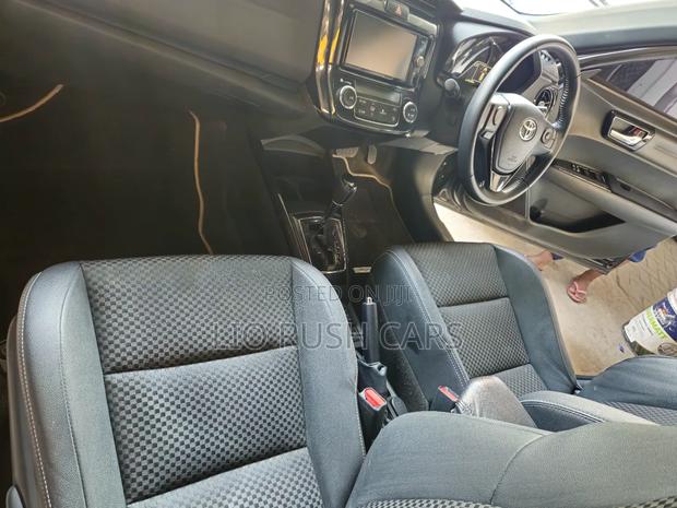 Toyota Corolla Fielder 2018 Black