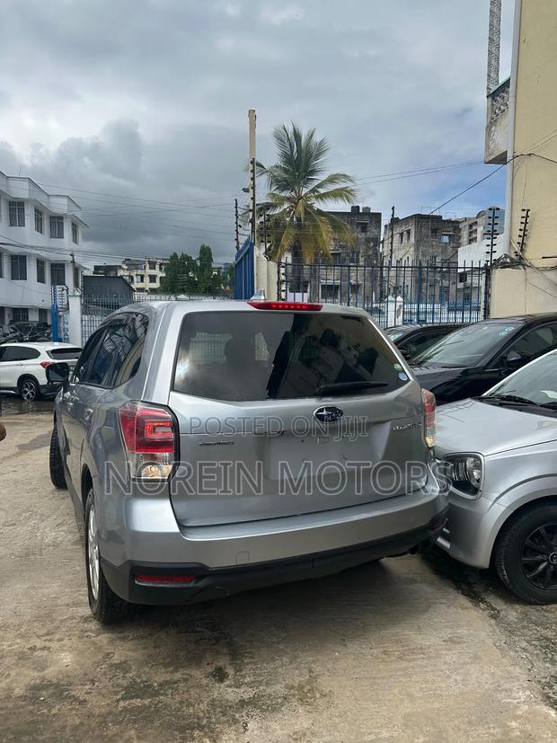 Subaru Forester 2017 Silver